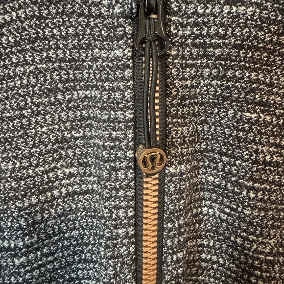 Lululemon Gray and Black Zip-Up Hoodie Size 4 - Picture 3 of 13